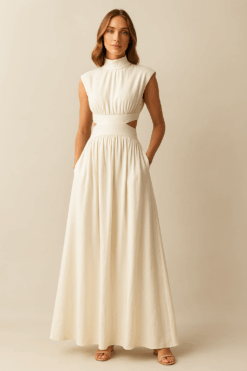 Vestido Amplo com Recortes e Franzido
